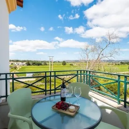 Διαμέρισμα Alfarmar - Pool, Only A Few Minutes Away Αλμπουφέιρα