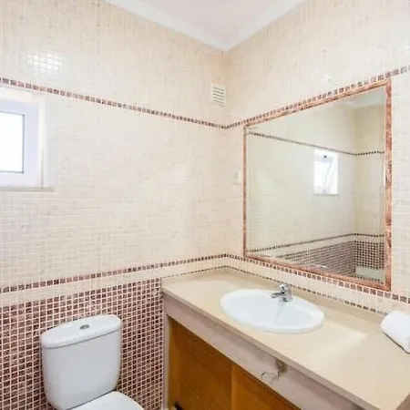 Alfarmar - Pool, Only A Few Minutes Away * Αλμπουφέιρα