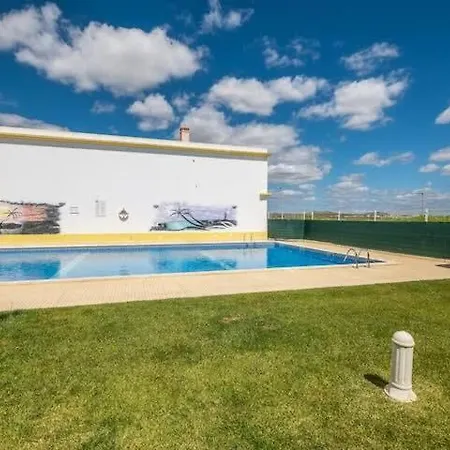 Alfarmar - Pool, Only A Few Minutes Away