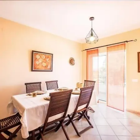 公寓 Alfarmar - Pool, Only A Few Minutes Away *