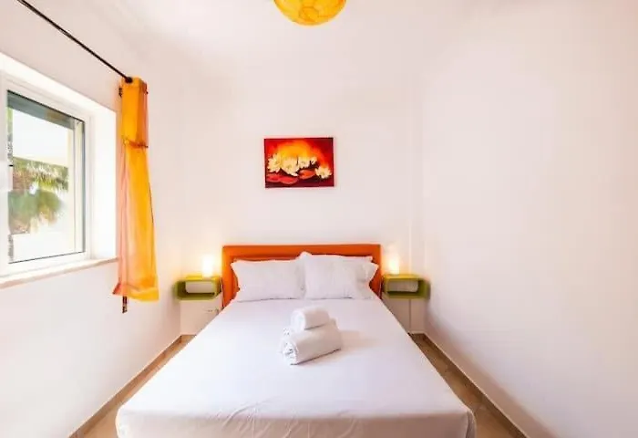 Alfarmar - Pool, Only A Few Minutes Away * Албуфейра