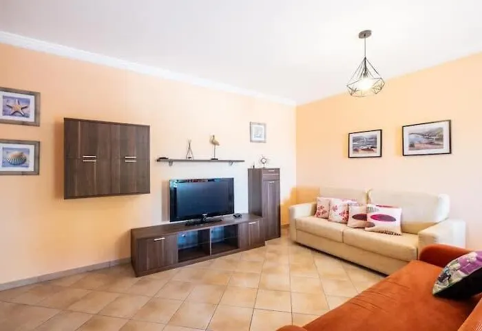 Alfarmar - Pool, Only A Few Minutes Away Апартаменты Албуфейра