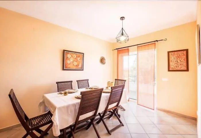 Апартаменты Alfarmar - Pool, Only A Few Minutes Away *